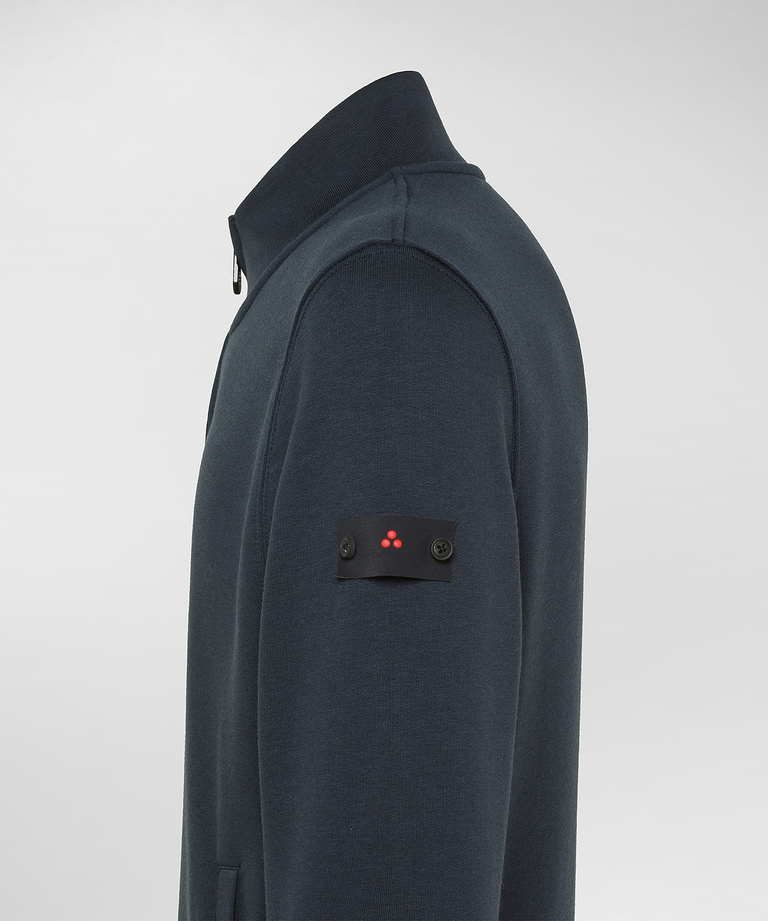 Sweatshirt with half zip