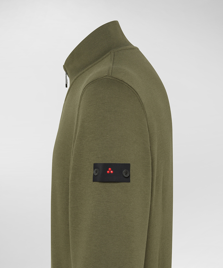 Sweatshirt with half zip