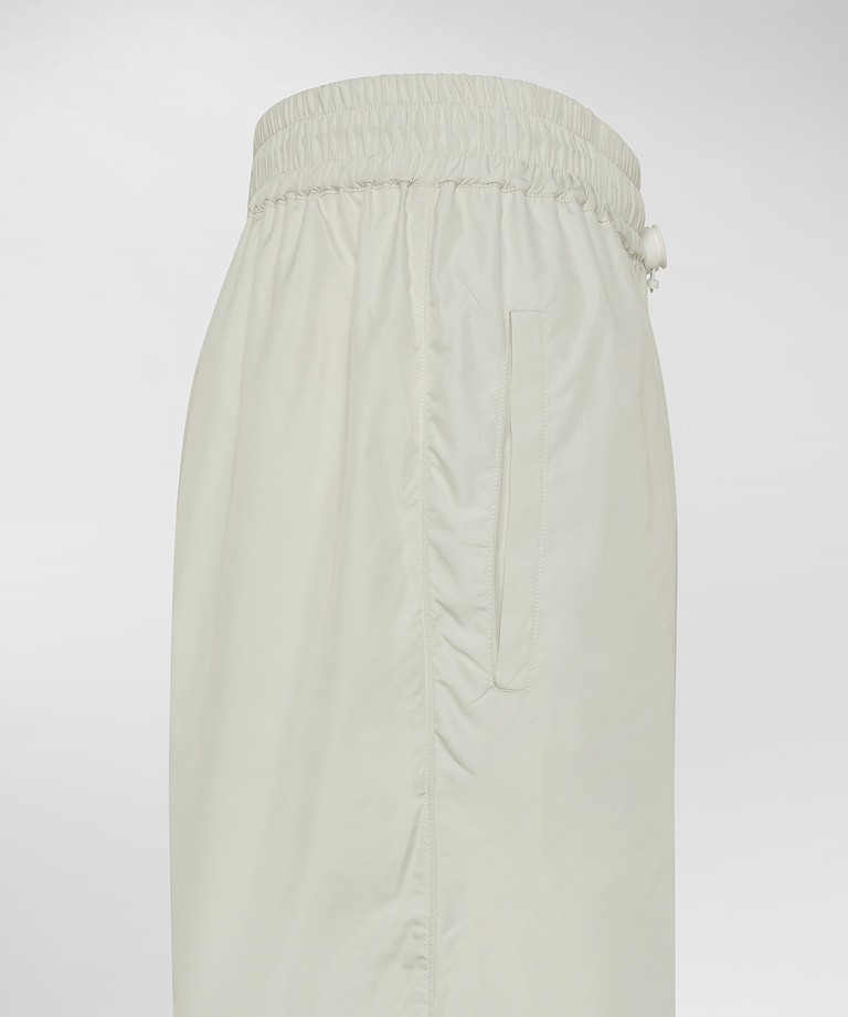 Ultra-light water-repellent trousers