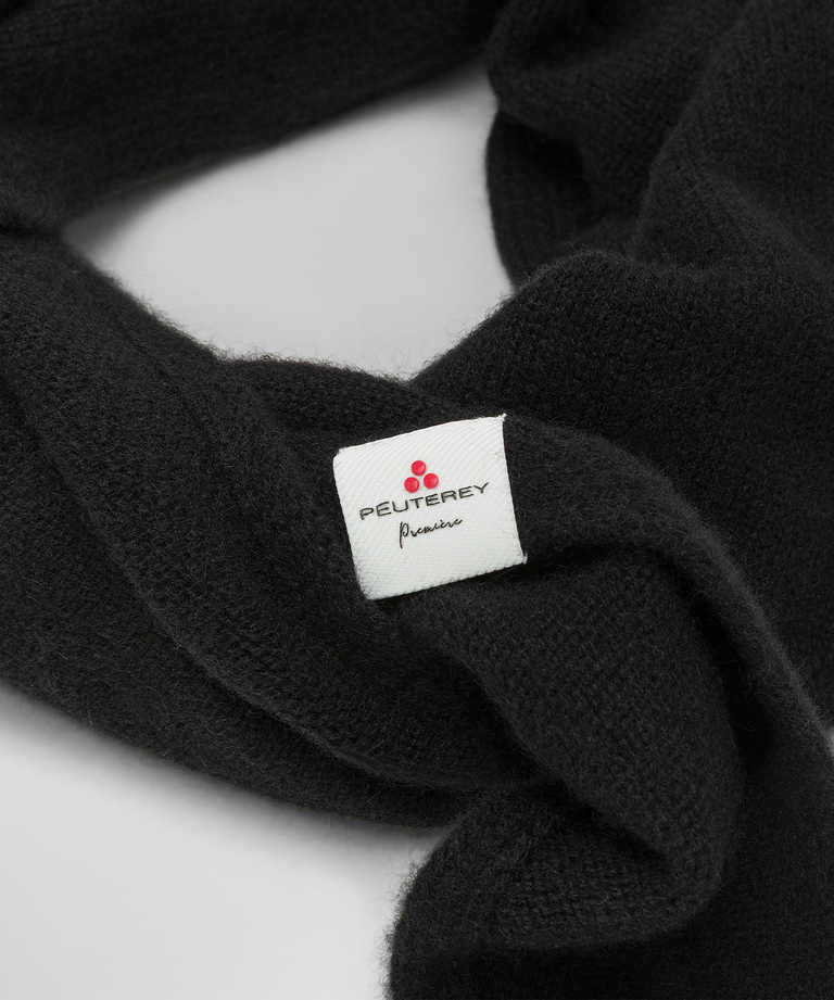 100% cashmere scout scarf