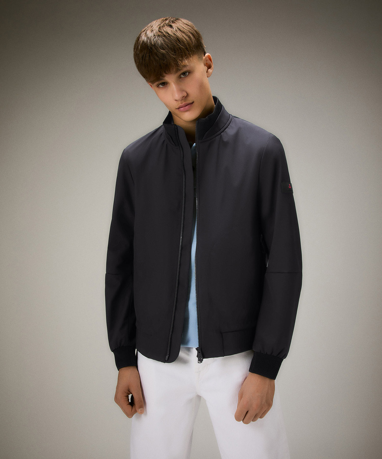 Essential and functional athletic windproof jacket