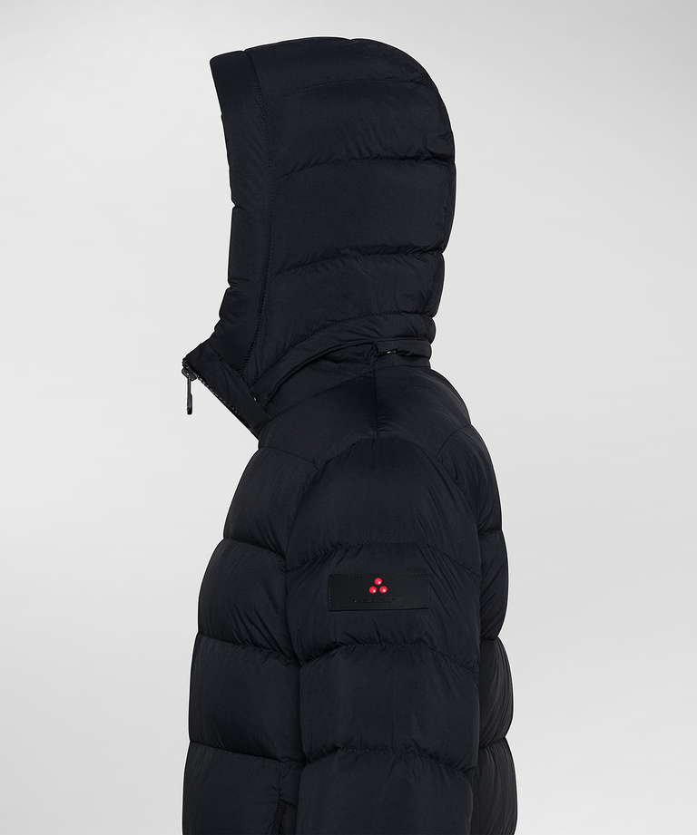 Piumino in nylon leggero con cappuccio