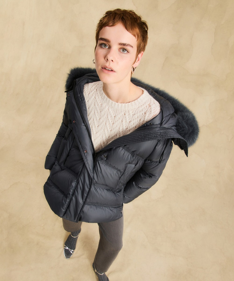 Fashion and functional superlight down jacket - Timeless and iconic womenswear | Peuterey