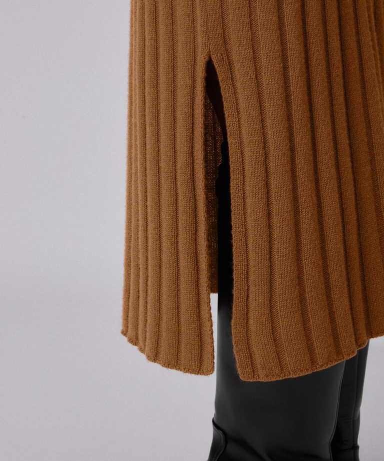 Long ribbed wool skirt