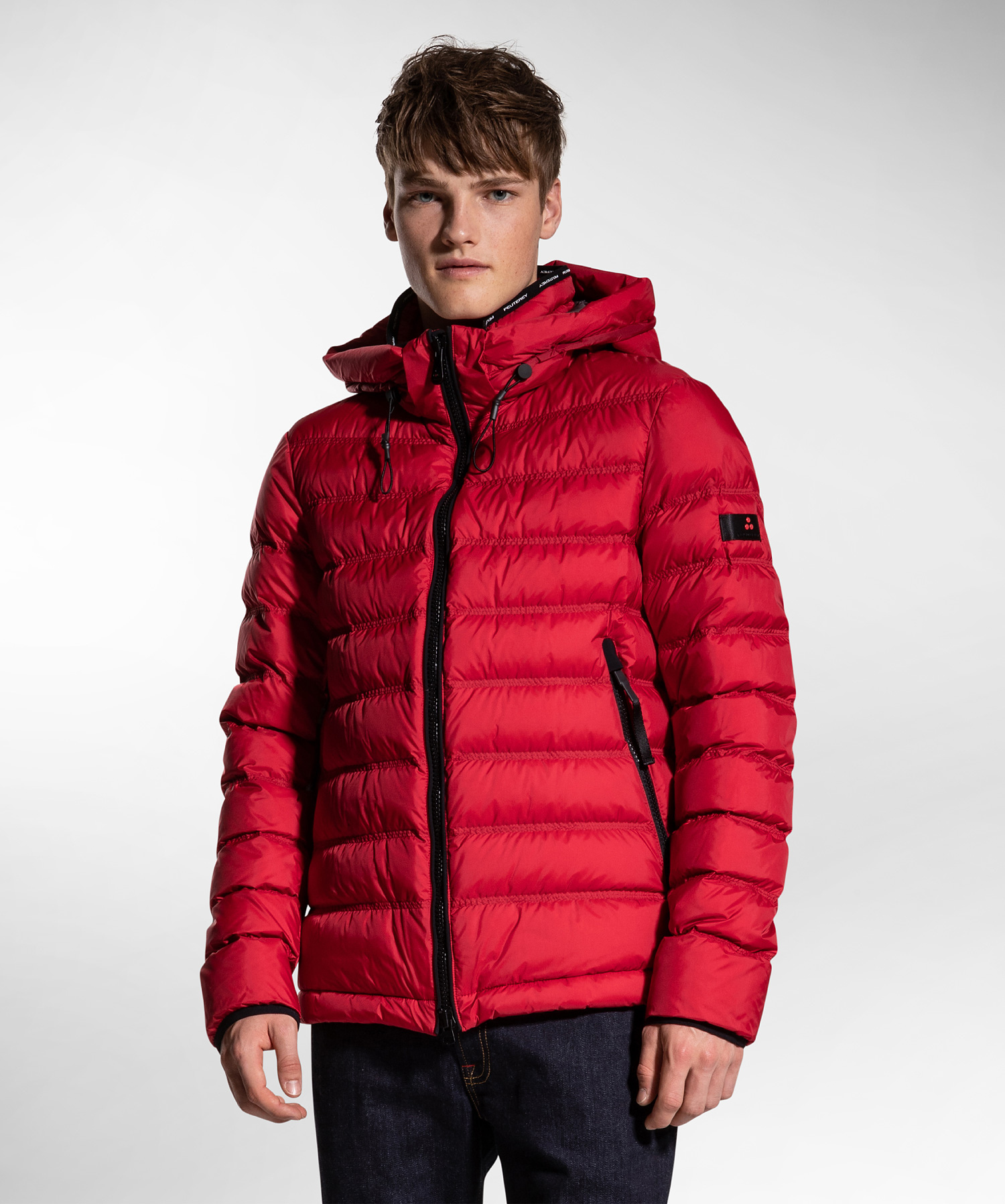 Bevoorrecht fluit Prime Ultra-lightweight and semi-shiny down jacket, color Red | Peuterey